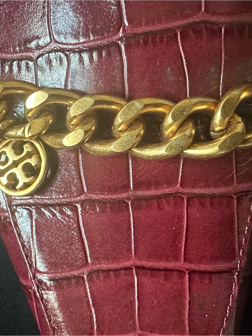 Tory Burch Benton charm Burgundy Croc-Embossed Slingback Loafers With Gold Chain - Picture 14 of 16